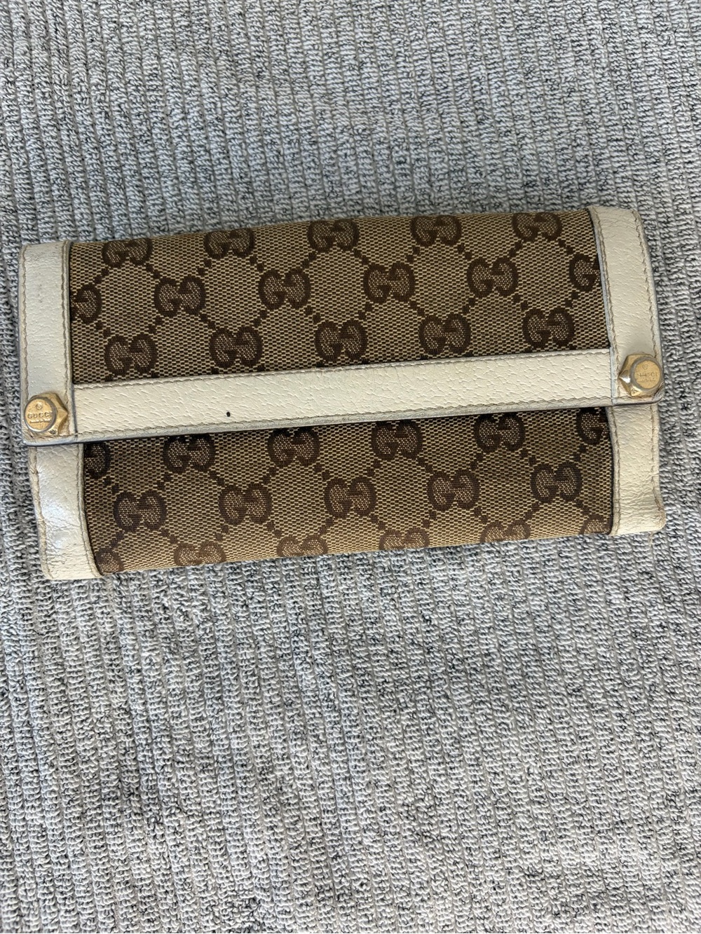 Authentic Gucci Beige GG Canvas Continental Wallet with White Trim - Picture 2 of 13